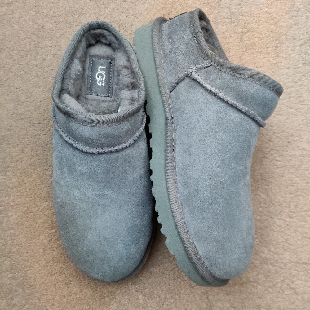 UGG suede classic slipper